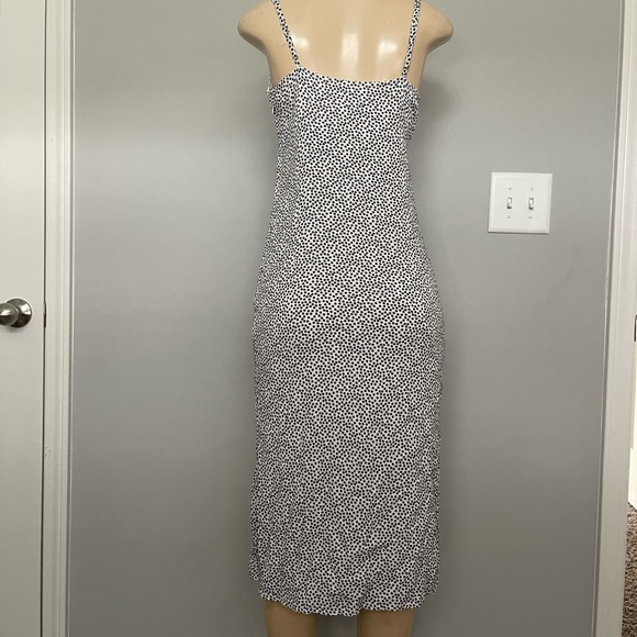 NWT - Abercrombie & Fitch - White/Black flower midi dress - Size Small Tall - Picture 3 of 3